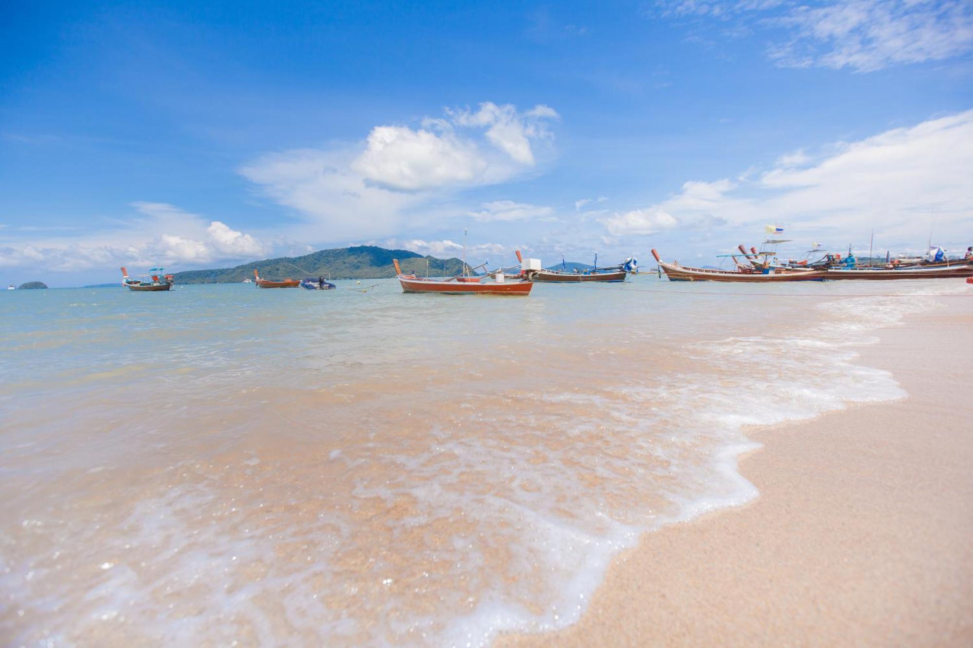 Blue Beach Grand Resort And Spa Rawai Экстерьер фото